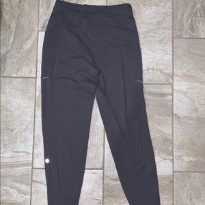 Lululemon Joggers - size 6